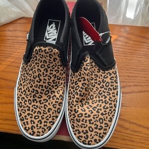 NIB Vans slip on show with animal print. Size 9.